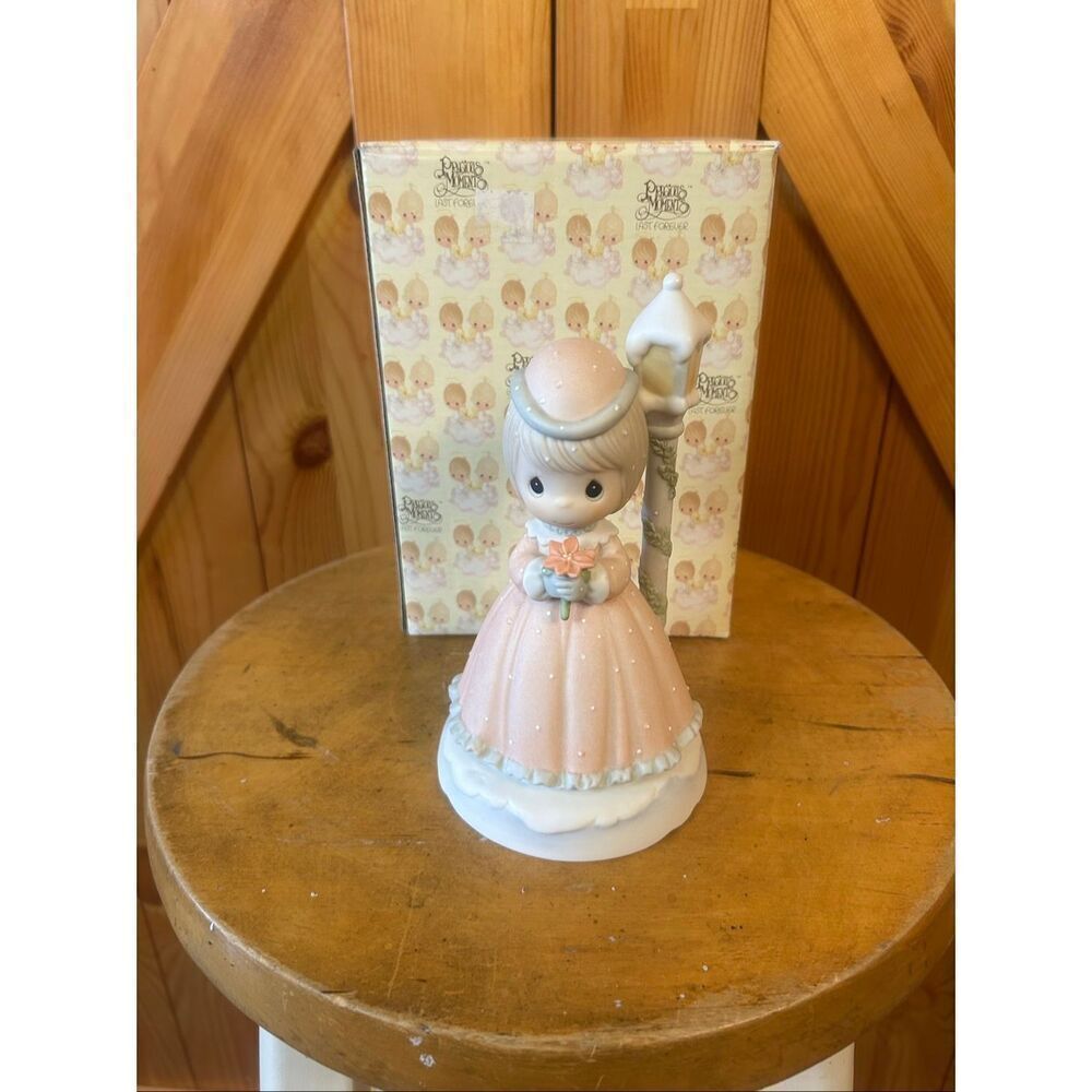 Enesco “The Light Of The World Is Jesus” – 521507 – Musical Figurine (5518)